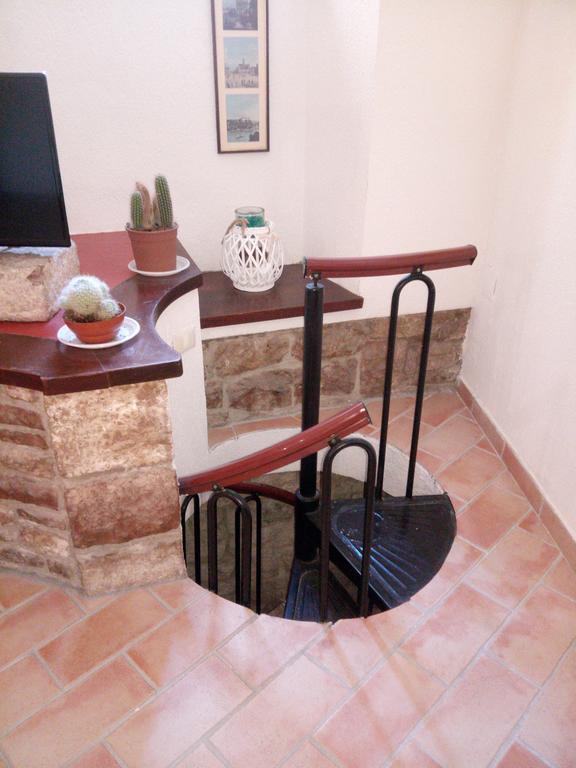 Le case di Tiberio Assisi Esterno foto